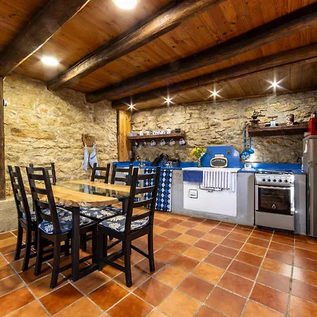 Genciana, Con Encanto En La Montana Leonesa *