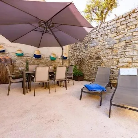 Genciana, Con Encanto En La Montana Leonesa *