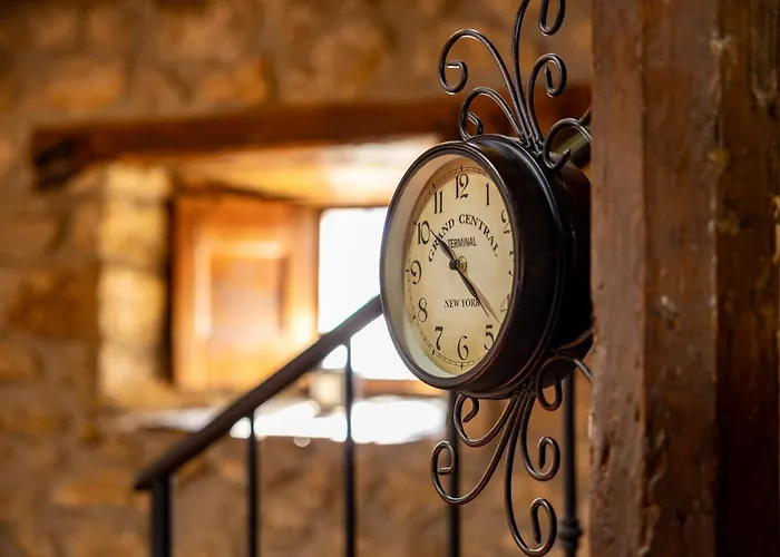 Genciana, Con Encanto En La Montaña Leonesa Cuevas de Vinayo