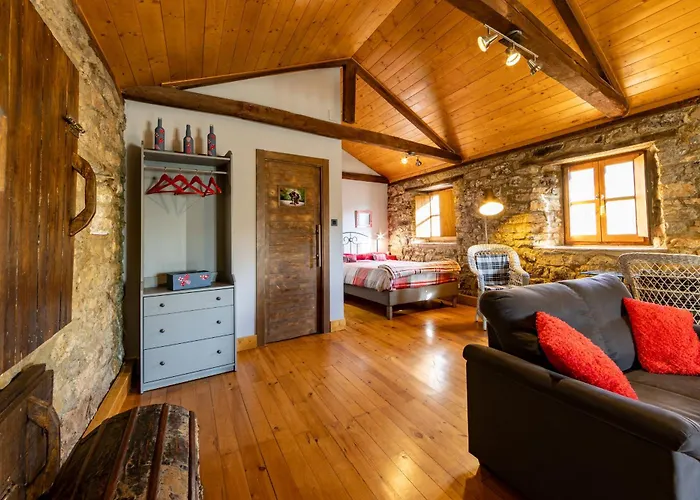 Genciana, Con Encanto En La Montaña Leonesa * Cuevas de Vinayo