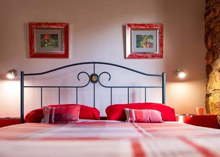 Genciana, Con Encanto En La Montaña Leonesa Cuevas de Vinayo