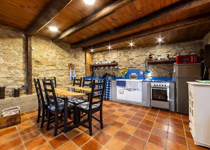 Genciana, Con Encanto En La Montaña Leonesa *