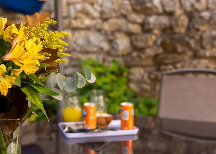 Genciana, Con Encanto En La Montaña Leonesa Cuevas de Vinayo