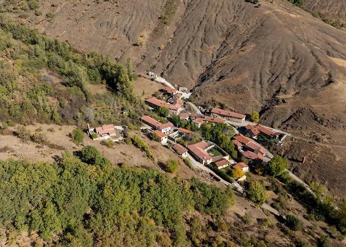 Genciana, Con Encanto En La Montaña Leonesa *